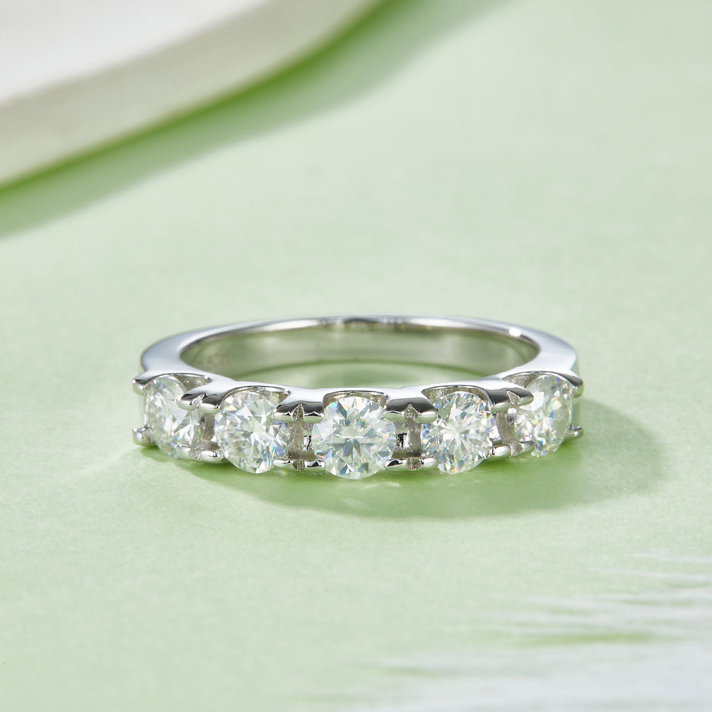 Anneau de bande de mariage en 5 tons Moissanite