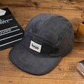 Eté hommes et femmes Identique Tissu Suede Lettre simple Logo Chapeau à cinq pans pour Coup