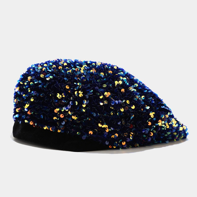La belle dame colorée pailletée tendance et cool est adapté pour assister aux banquets