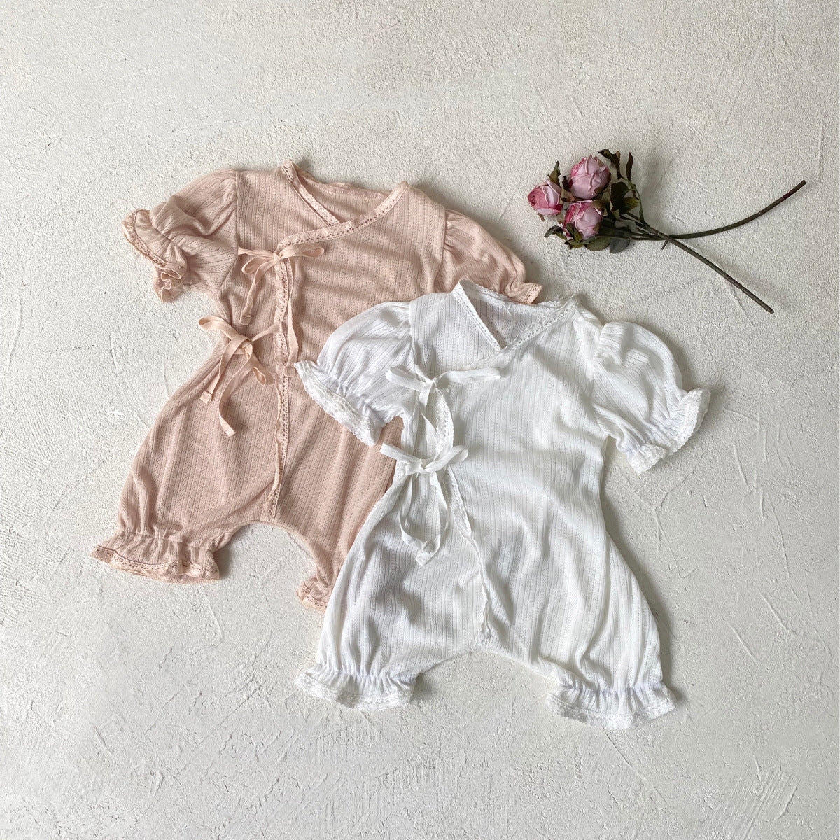 Vêtements d'été pour bébés Classe A Rompeur de dentelle à mailles creuses