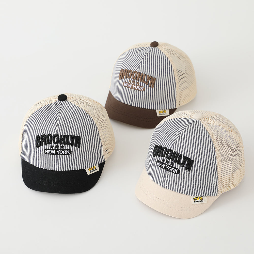 Casquette de baseball pour les enfants rayés multicolores en mailles pour l'été