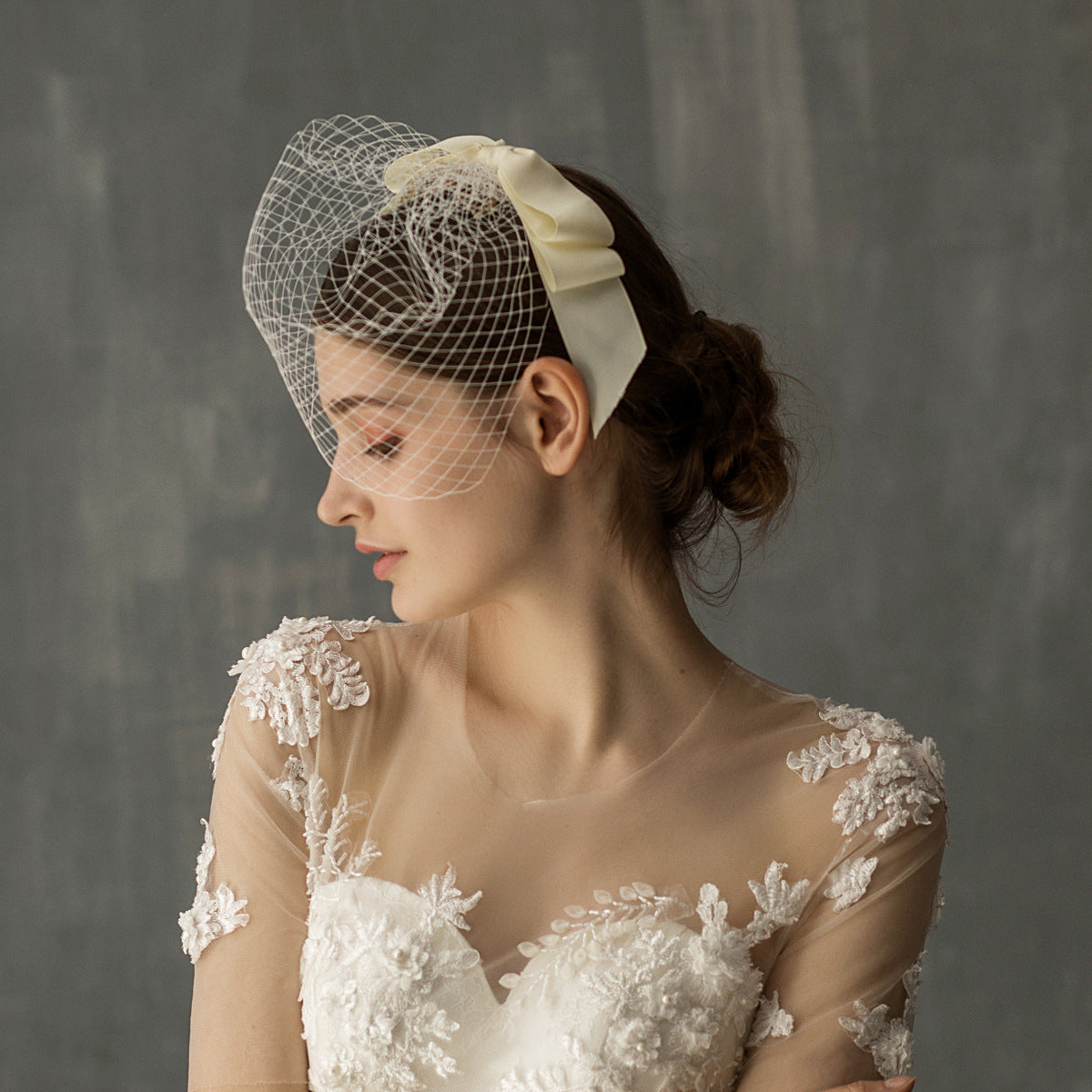 L'Europe et l'Amérique Blanc Mesh Bow Veil