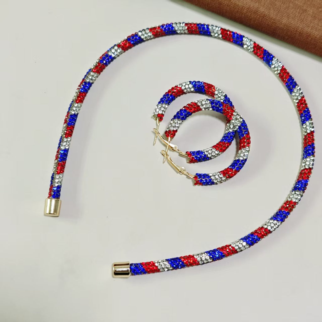 Boucles d'oreilles en forme de boucles d'enroulement entièrement diamantées