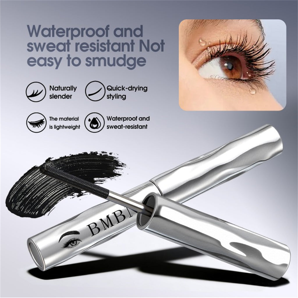 Silver Tube Mascara avec une racine de curling