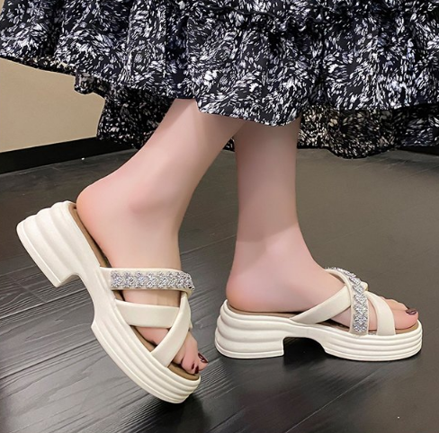 Plateforme Femmes Cross Strap Diapositives Extérieur Été Hauteur Augmenter Fashionable Versatile