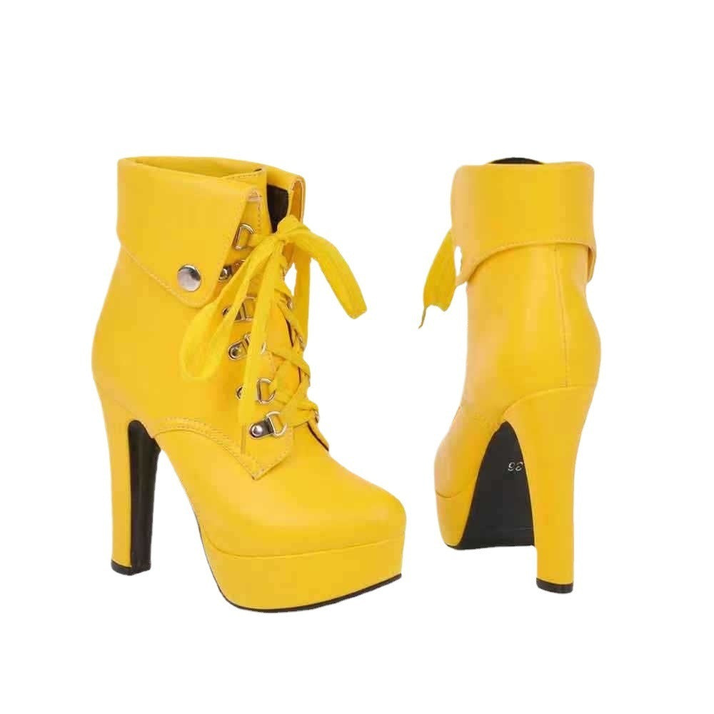 Femmes Low-top Studed Hauteur croissante Dr Martens-style Bottes avec un talon chunky