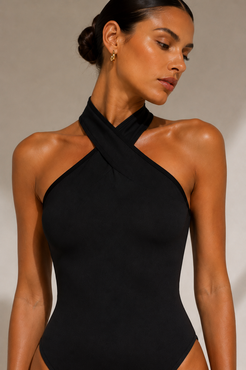 Bodysuit Cross Halter pour femmes sans manches Soft Stretch Fitted Basic Tank Top