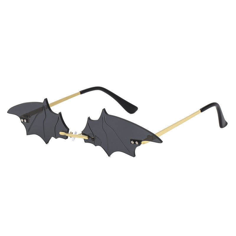 Lunettes de soleil de Bat Female Funny Prom Trendy Street Photographie Lunettes de soleil Small Frame European