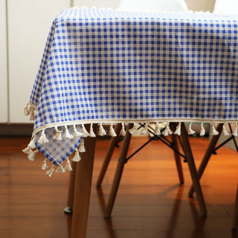 Peintre à huile rétro utilisant une nappe carrée