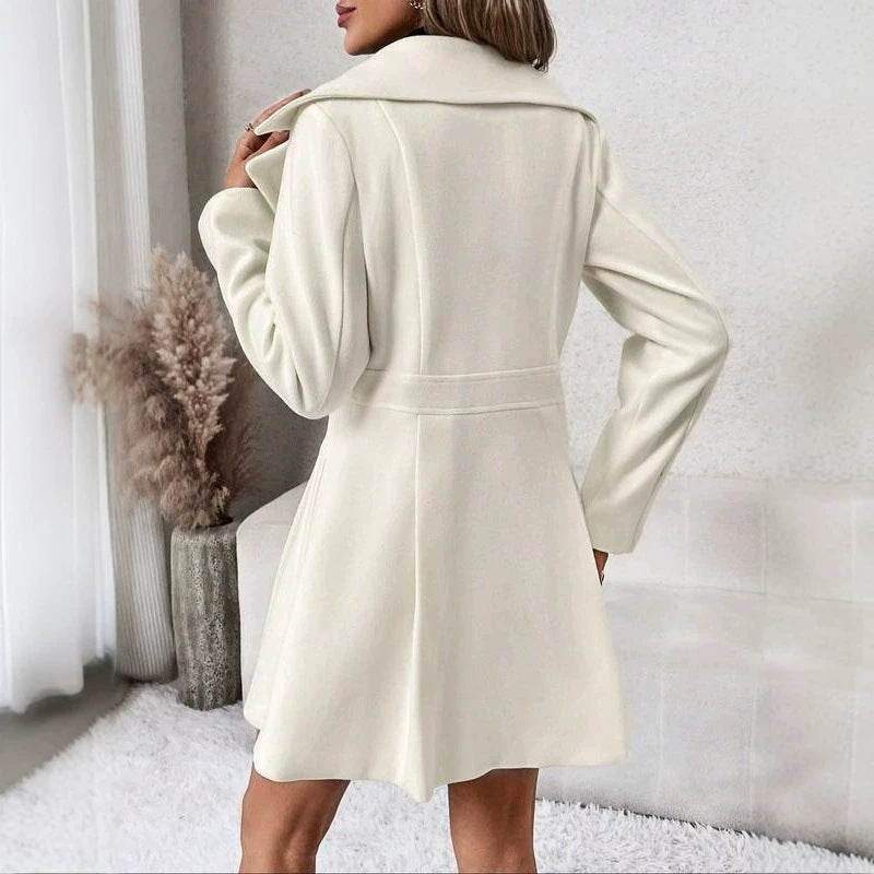 Manteau de laine à deux seins à l'automne d'hiver