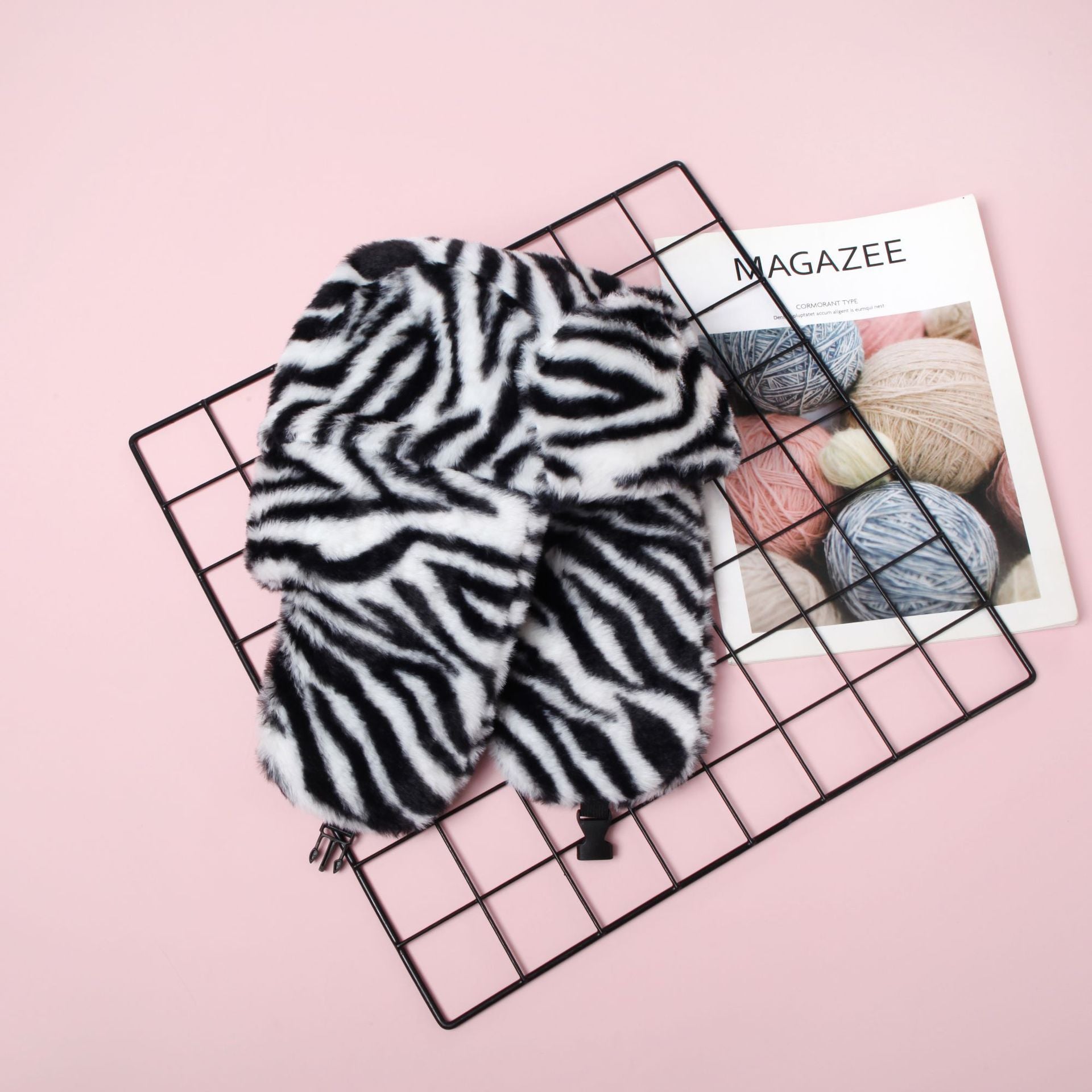Color-block en peluche rayée Lei Feng Chapeau épais pour hommes et femmes