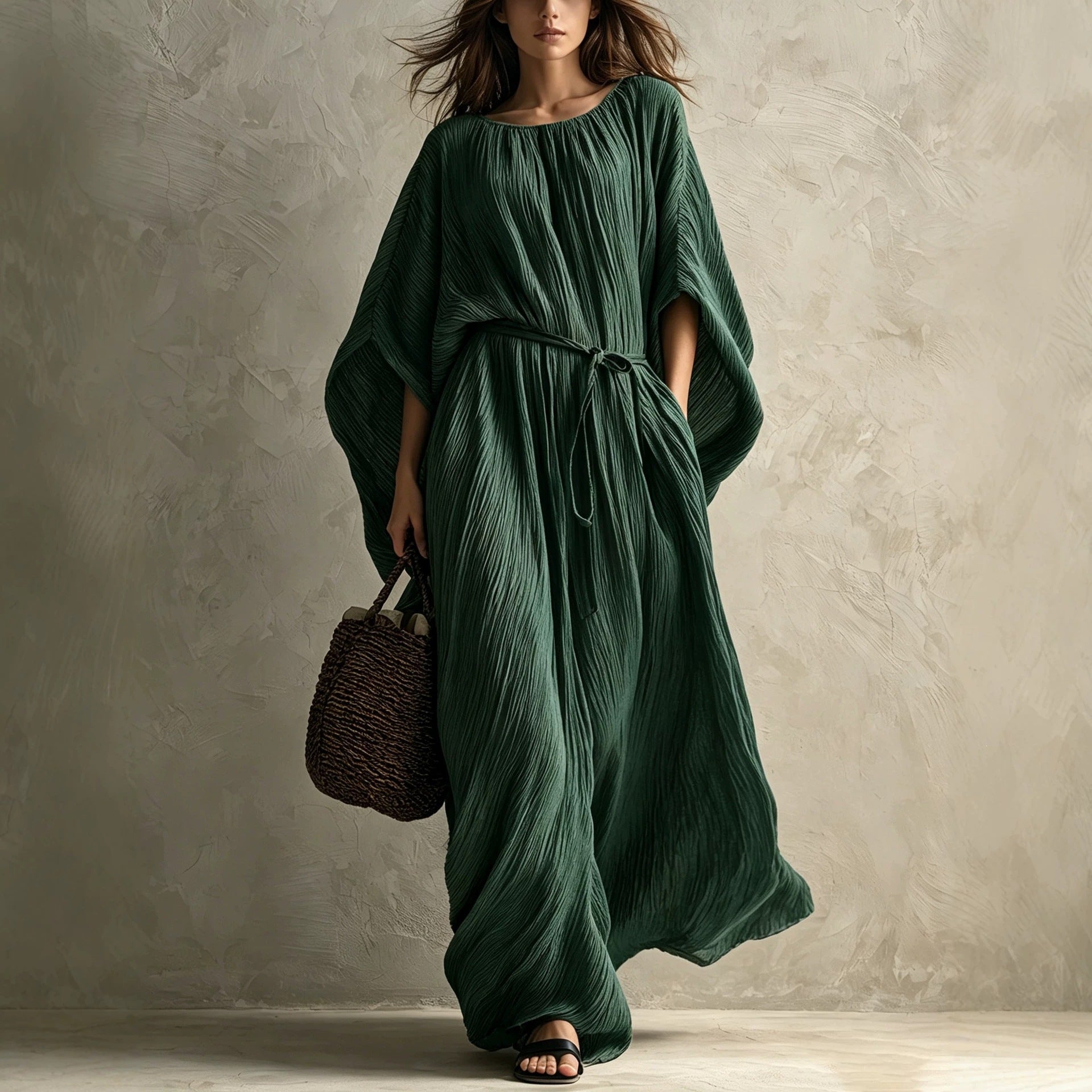 Robe à cintrer texturé en plis à manches de chauve-souris