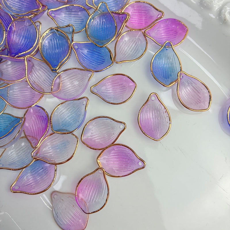 Charms de feuille en acrylique translucide à deux tons