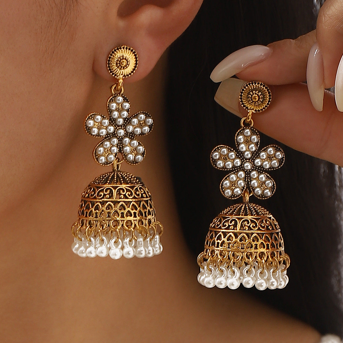 Boucles d'oreilles retro florales en strass