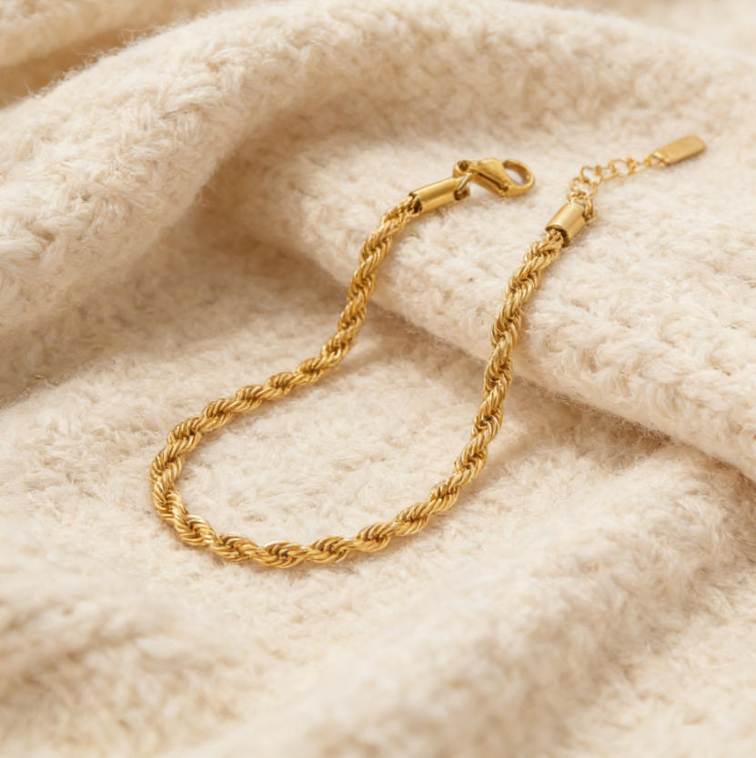 Bracelet en acier inoxydable torsadé avec revêtement sous vide or 18K pour reten de couleur longue durée