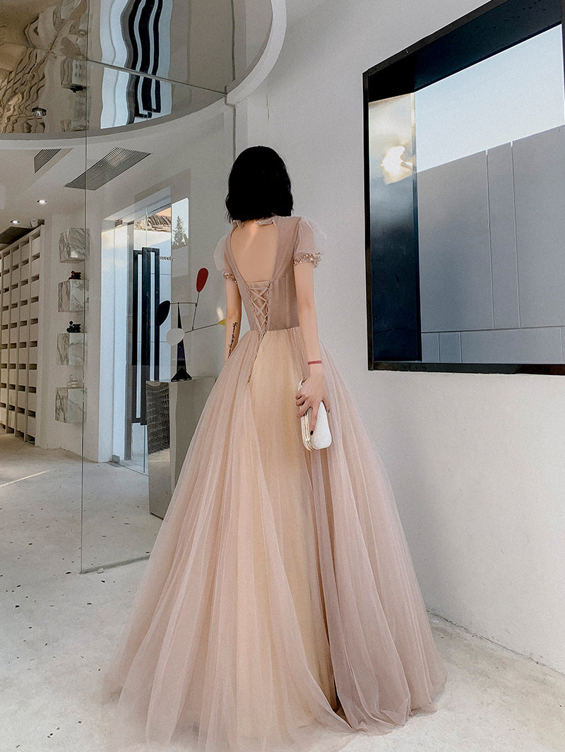 Robe de mariée pour la réunion annuelle du banquet Performance