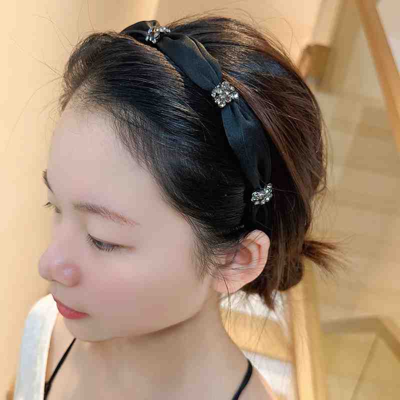 Bande de cheveux haut de gamme en tissu de soie avec des Strass et un nœud Bow