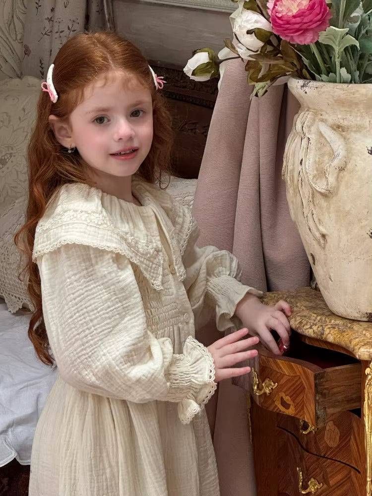 Robe longue en col en dentelle pour enfants