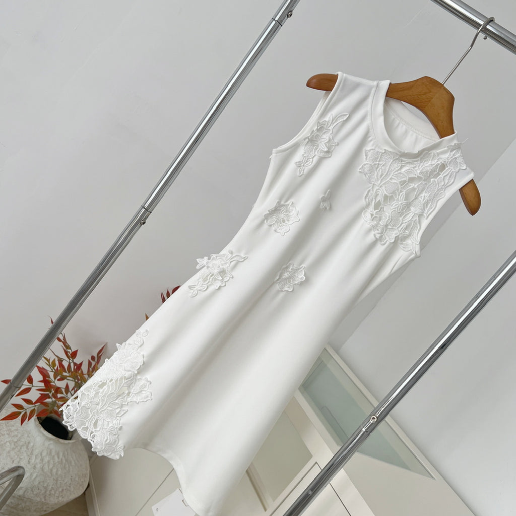 Dentelle blanche Openwork Design Robe sans manches