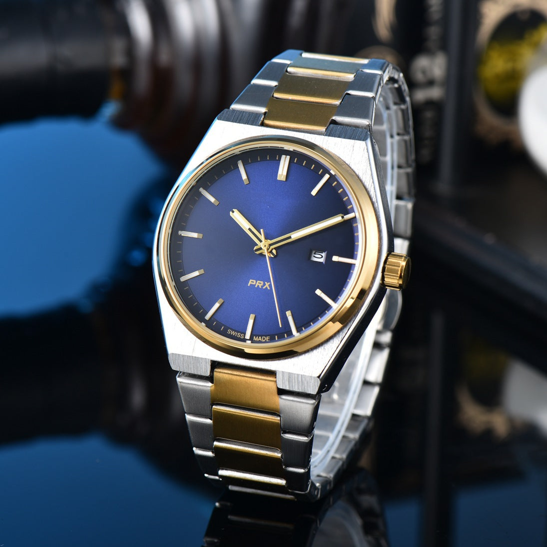 Simple, élégant, et élégant quartz hommes montre avec la bande d'acier