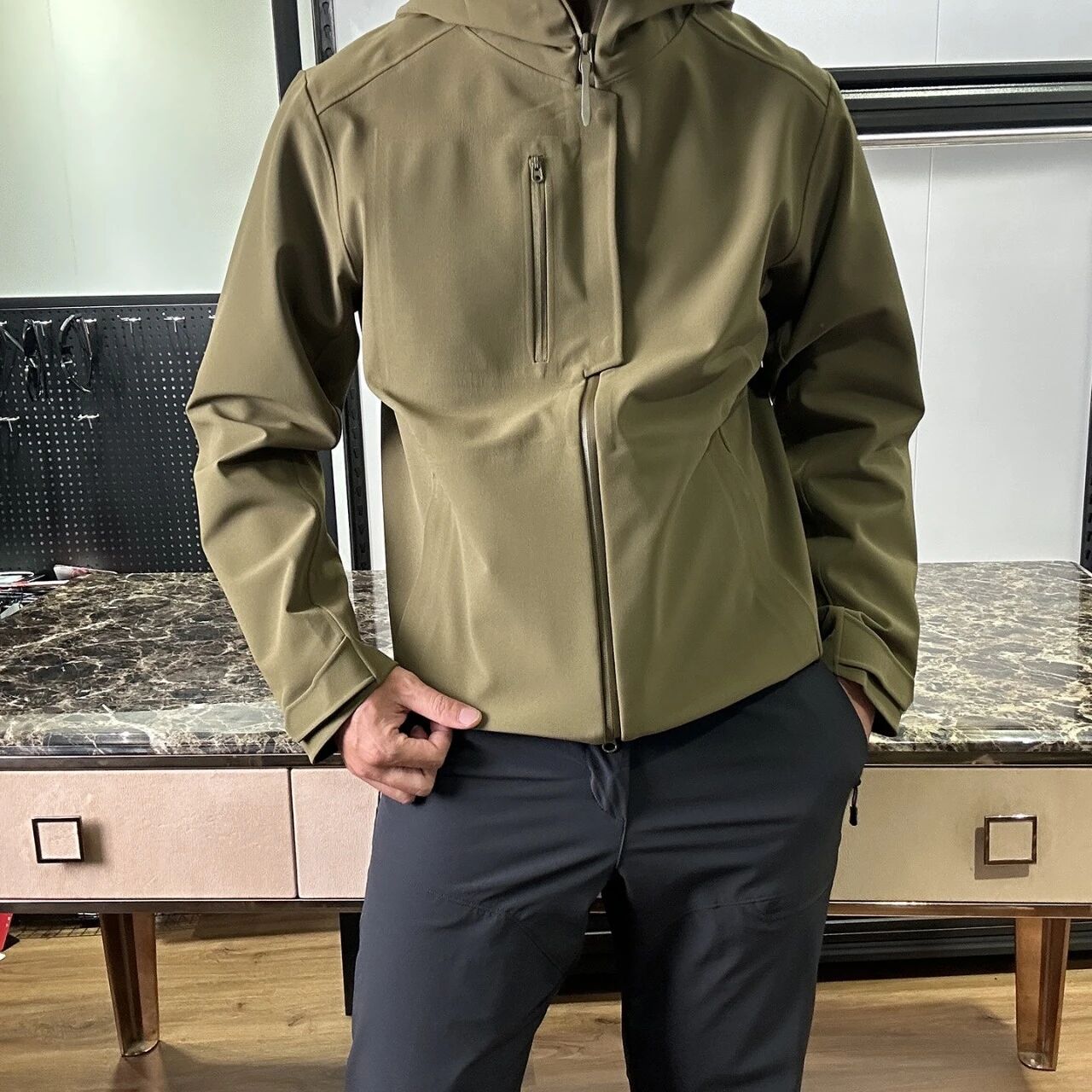 Veste à capuche à capuche avec ruban adhésif pour homme