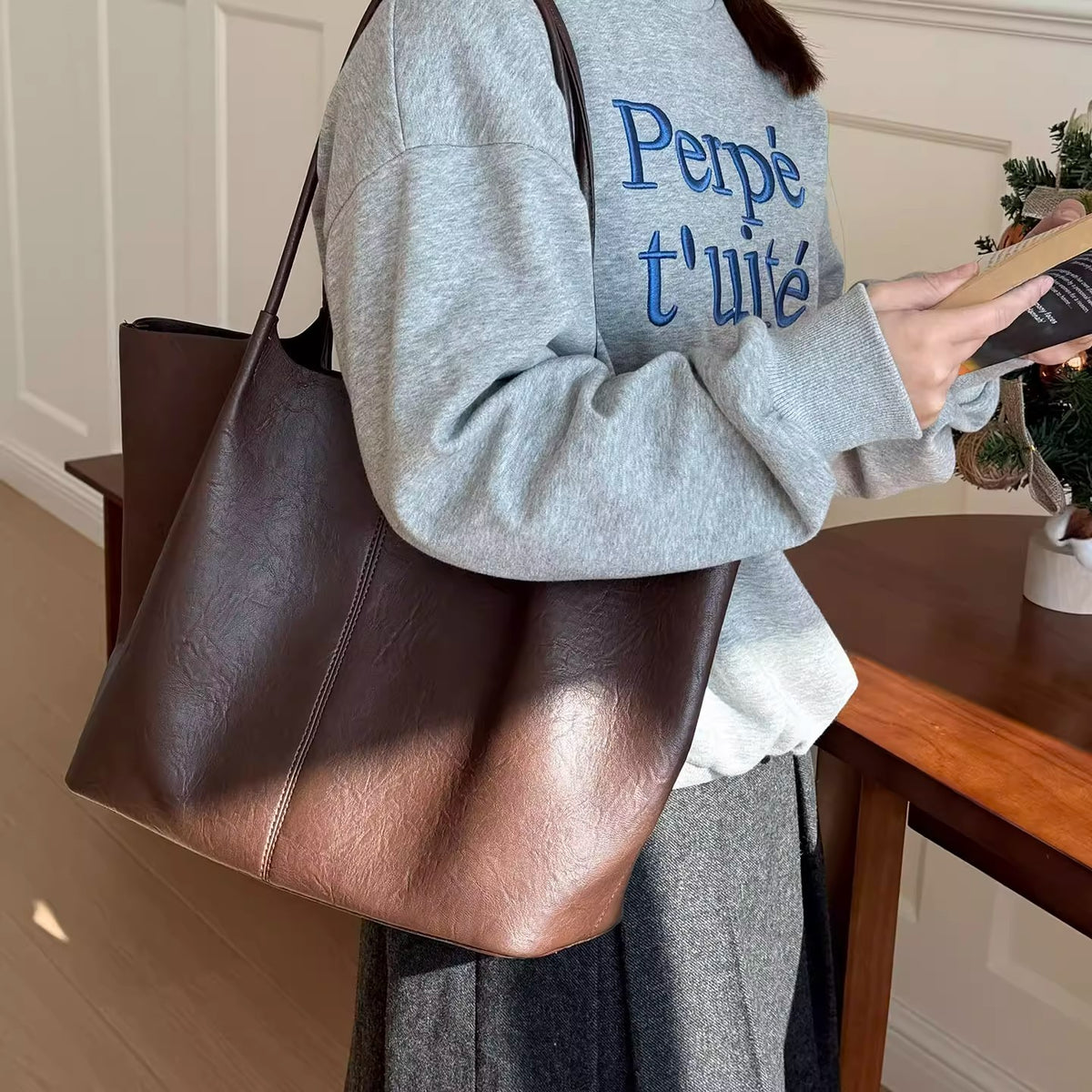 Sac d'épaule en cuir souple de grande capacité