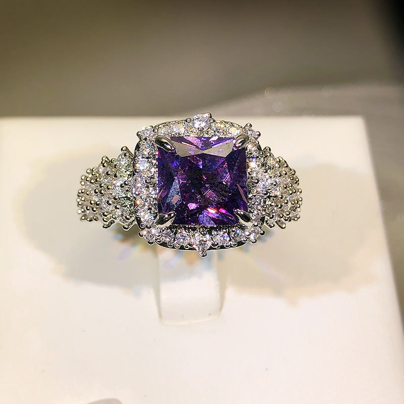 Anneau de gemme coloré pour les femmes Ins léger luxe haute qualité Super brillant luxe incrusté violet G