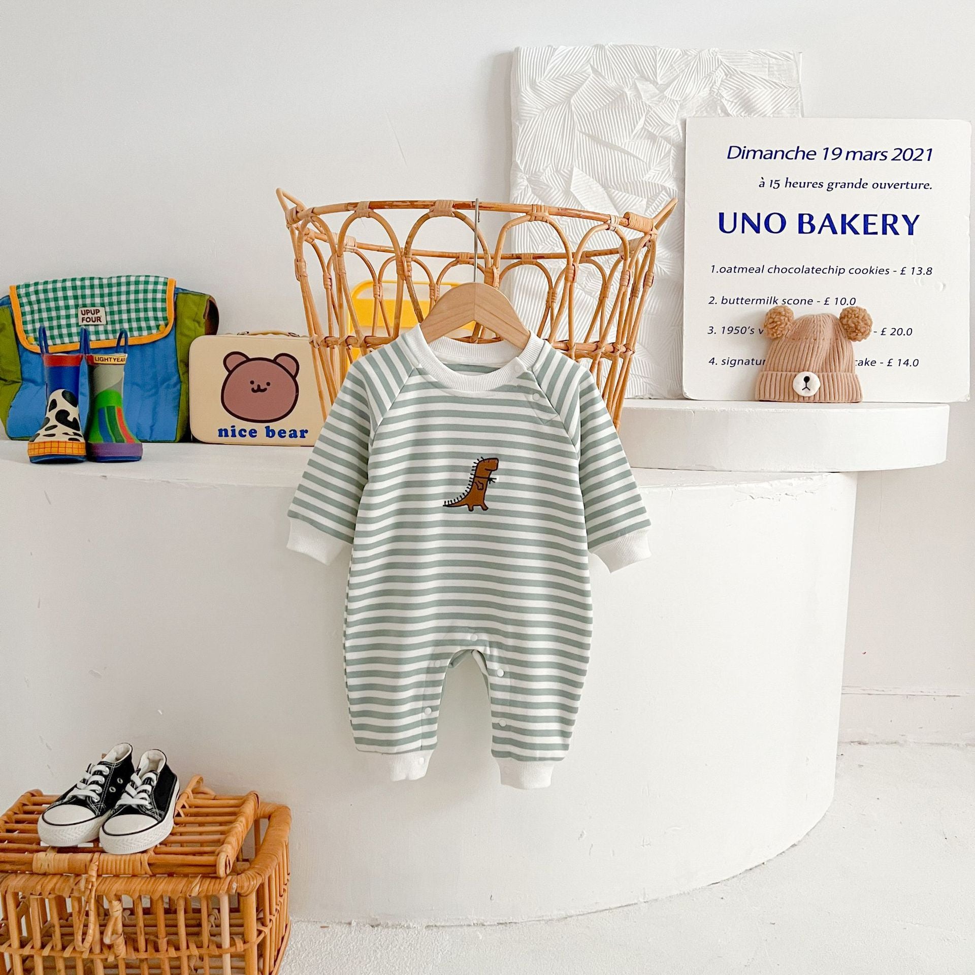 Springautumn Arrivée Stripped Dinosaur-broidered bébé Romper Pour 0 2 ans