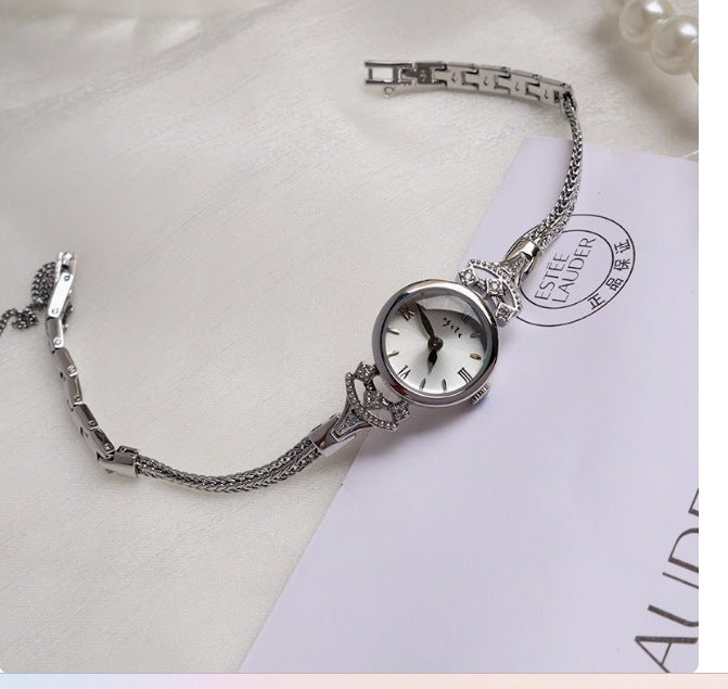 Vieille montre carrée pour les femmes Un design Dainty Mini Square avec un motif de blé