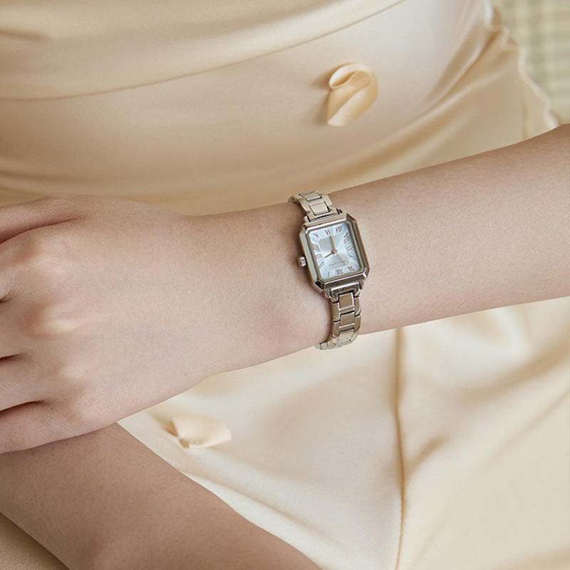 Montres de style niché pour femmes mode