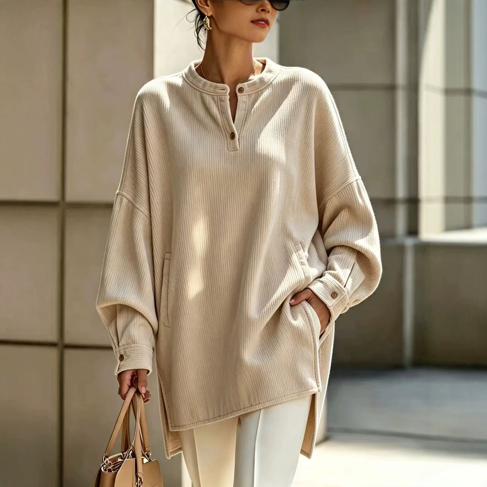 T-shirt à manches longues pour femmes avec un collier Henley
