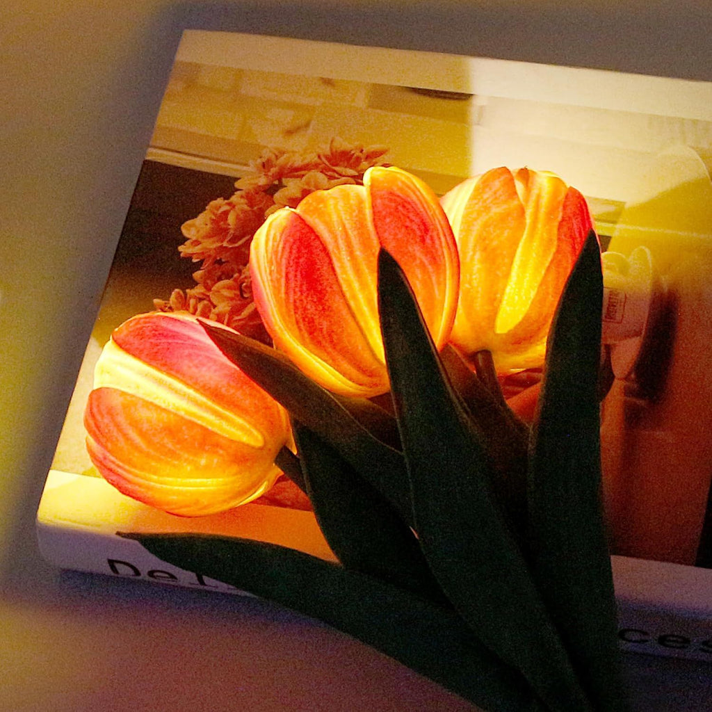 LED Simulated Tulip Night Light String pour les vases