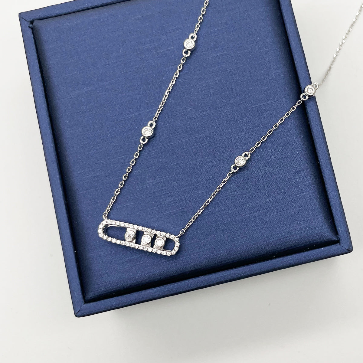 S925 Silver Rose Gold Plated Capsule Collier Moissanite 45cm Pave Border Lunette Station D
