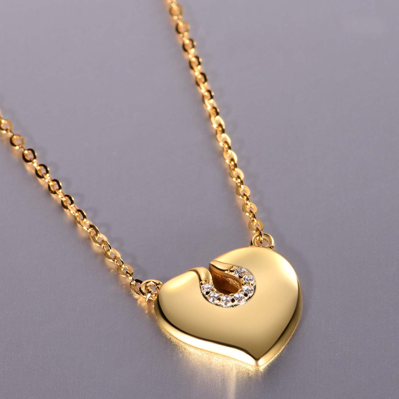 S925 Argent plaqué Or Coeur 7-Stone Collier de Moissanite 46cm D Couleur VVS1 GRA certifié