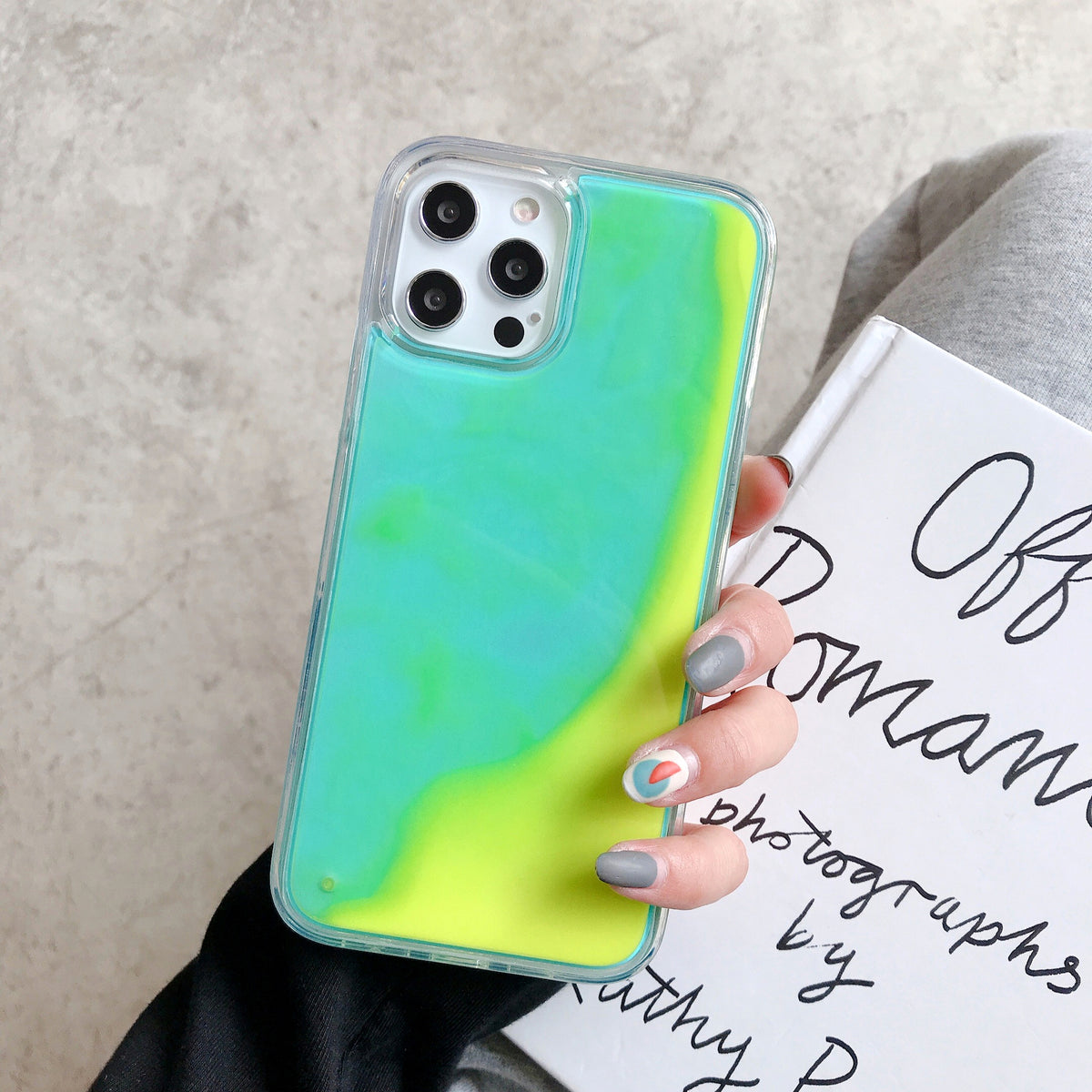 Coque de téléphone en poudre de paillettes lumineuses en plastique
