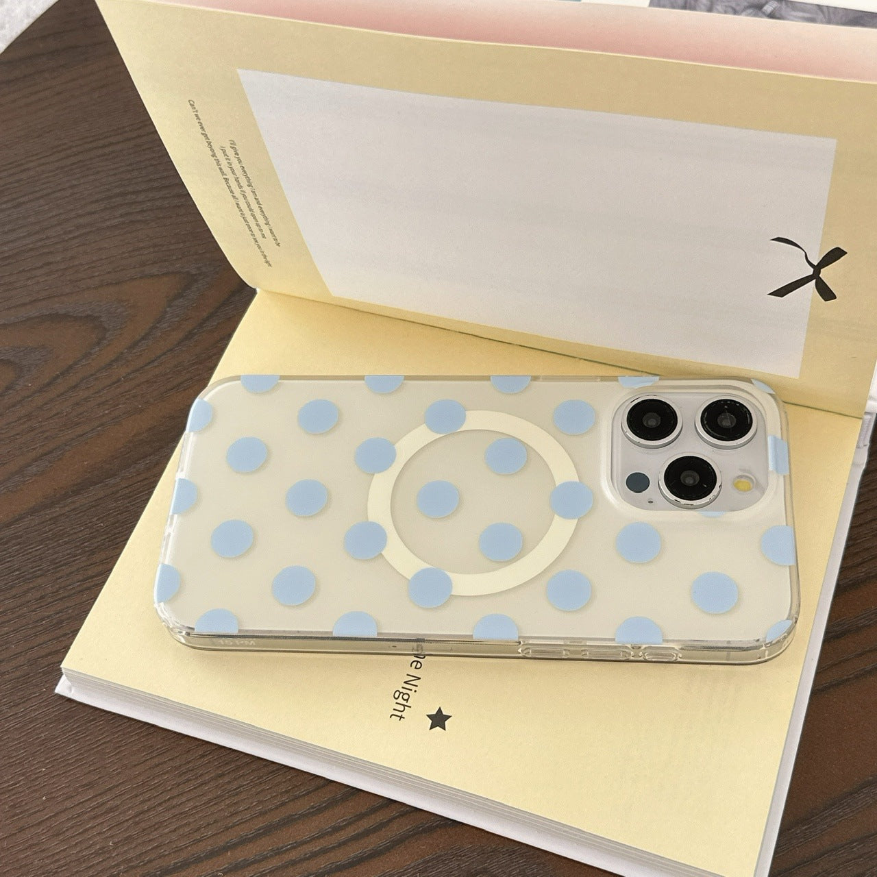 Aspiration magnétique Shell Dopamine Polka Dot Phone Case Double couche Hard Shell