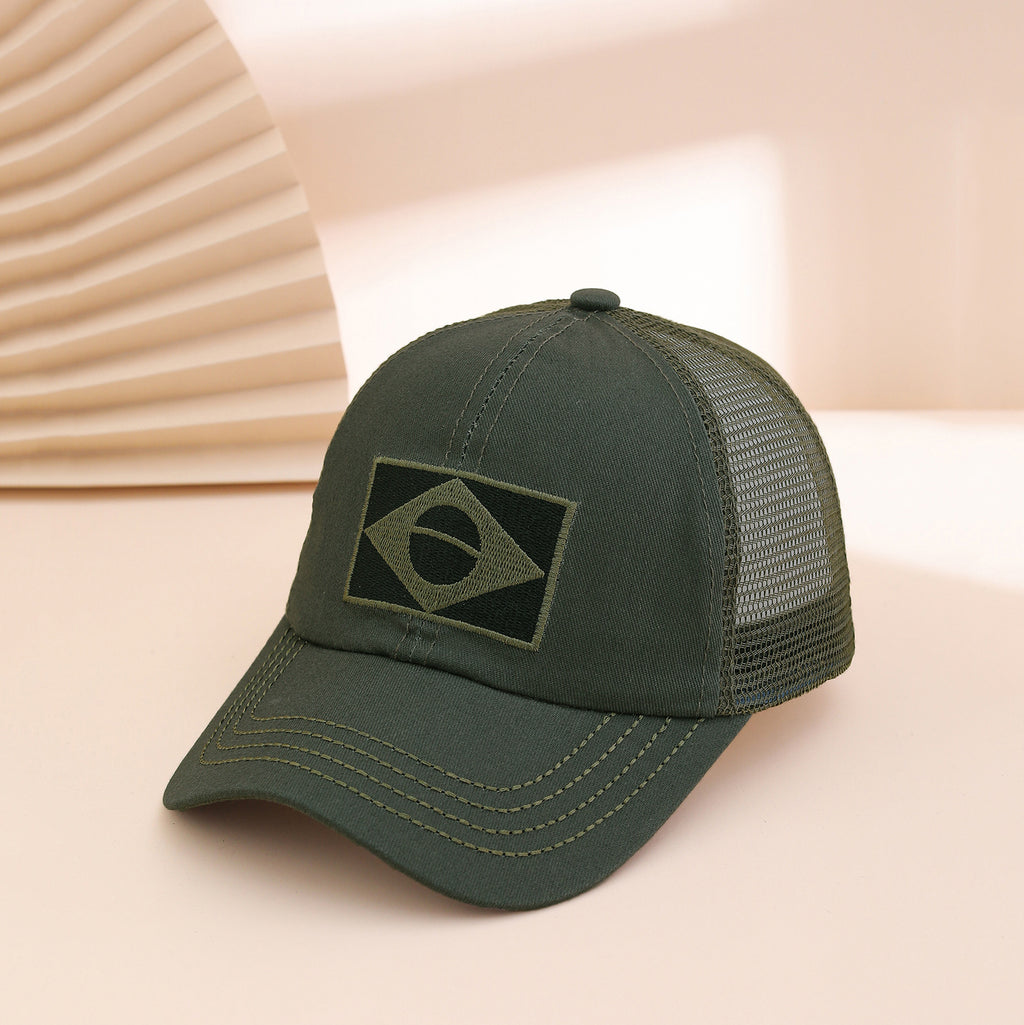Motif géométrique brodé simple et fashionable Casquette de baseball tissu net pour l'été Ou