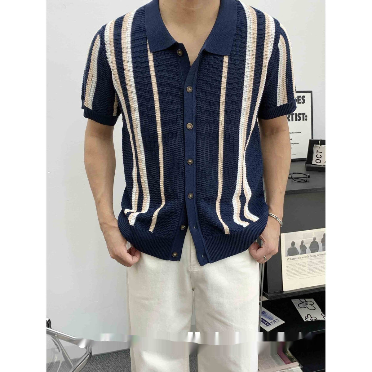 T-shirt de style préppy à rayures à col laque pour hommes
