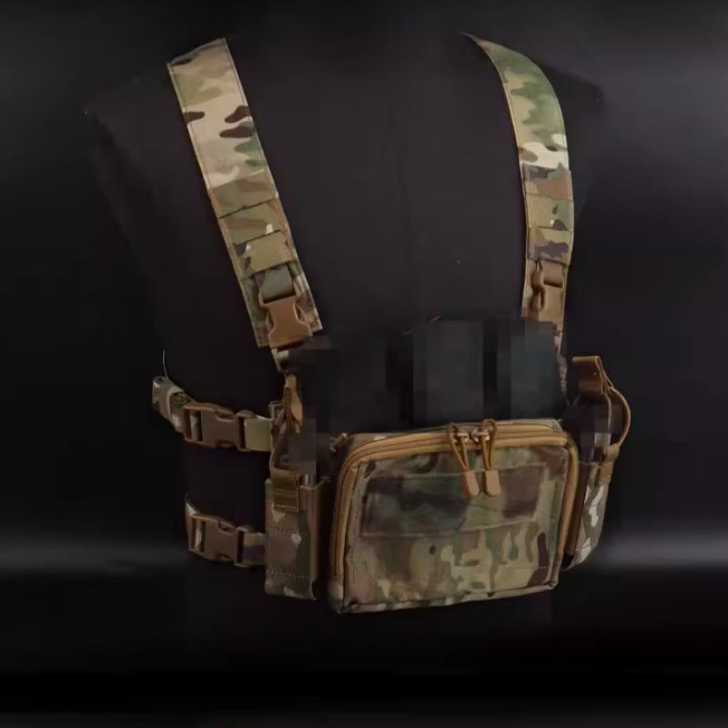 Veste tactique des Forces spéciales respirant rapidement