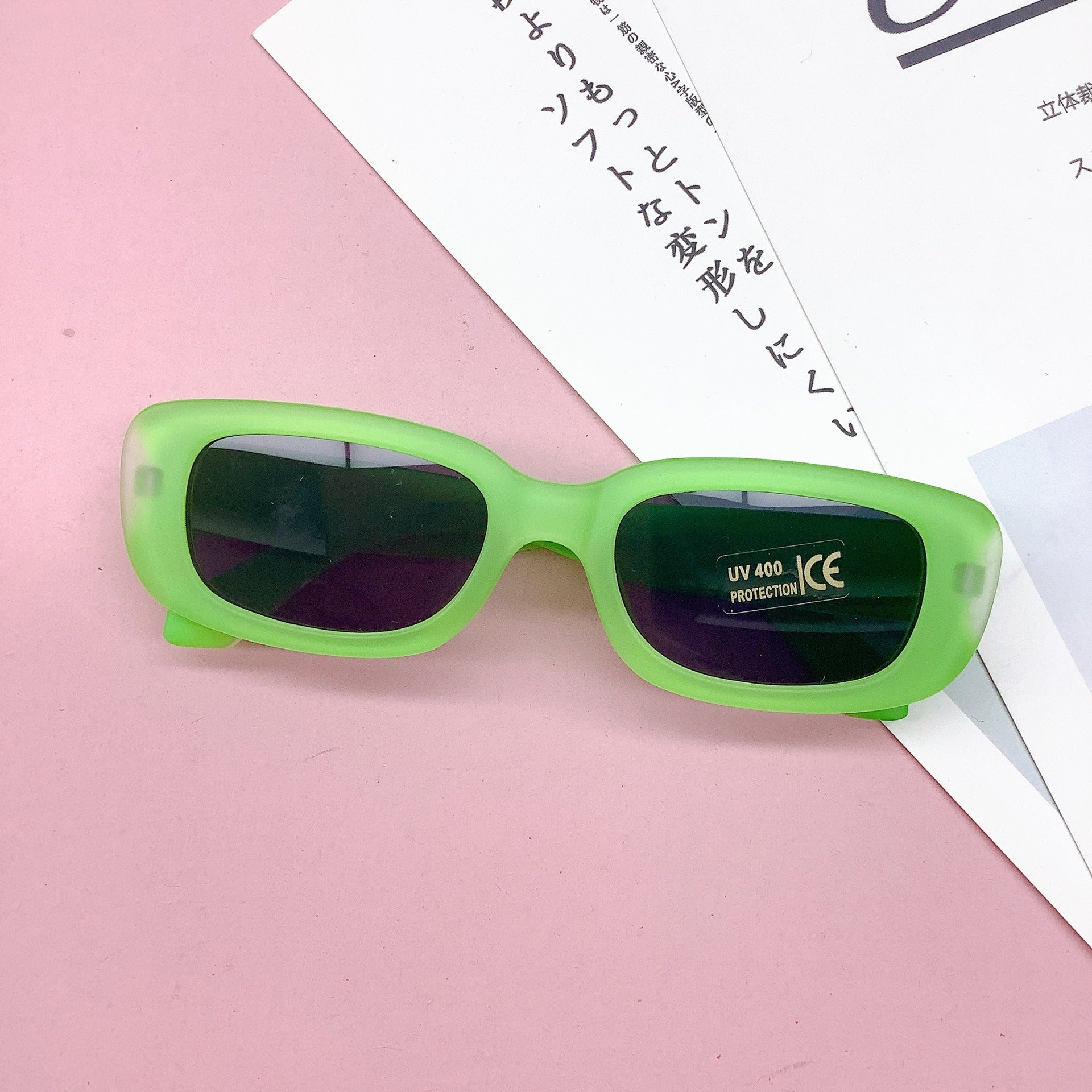 Lunettes de soleil élégantes à cadre de petite taille pour enfants