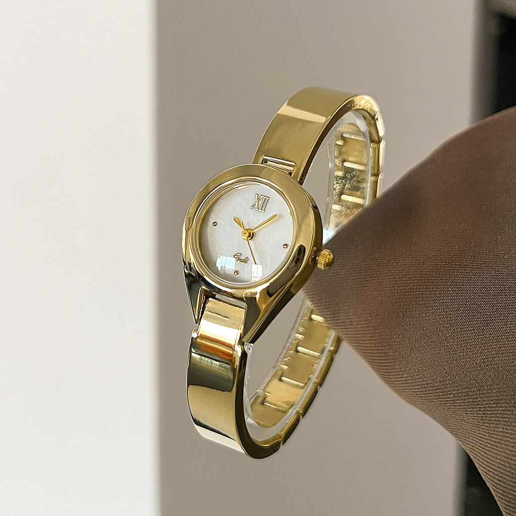 Luxury Luxury Minority High-grade Ins Style Montre Quartz pour femme