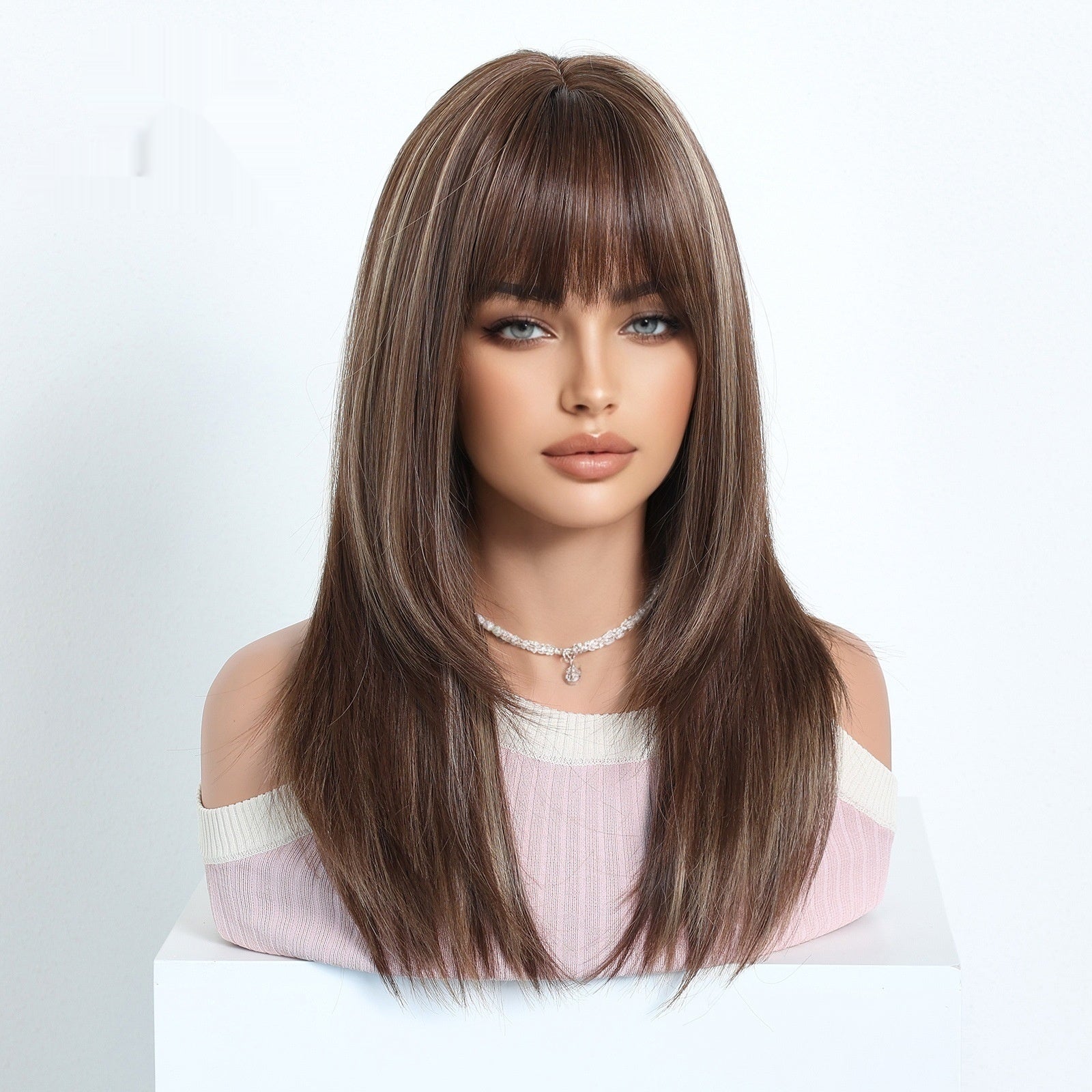Perruque synthétique haute température pour femmes avec capuchon de cheveux Bangs