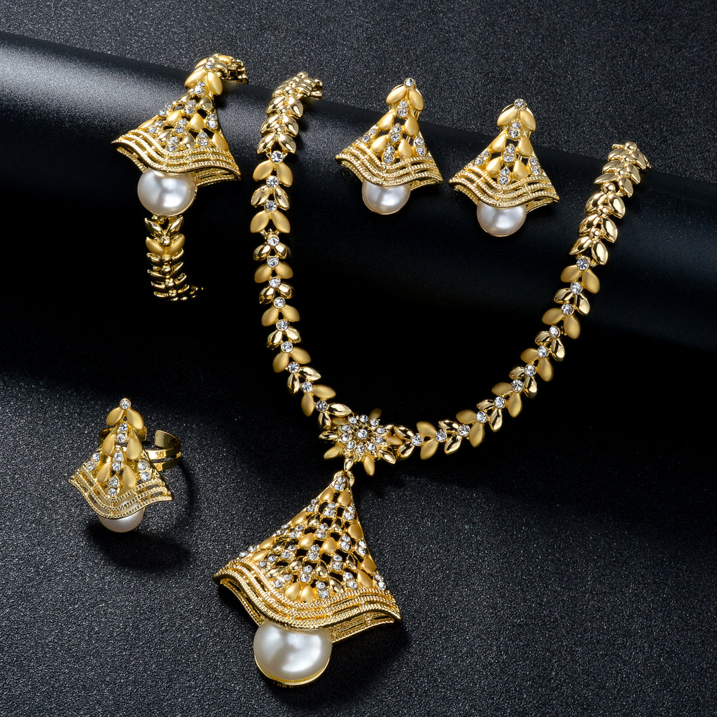 Collier de feuille dorée 18k pour bijoux