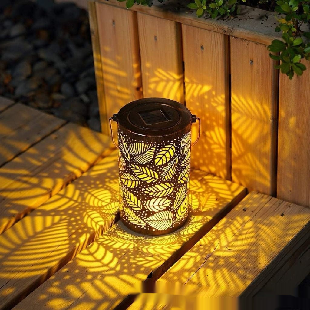 Retro Solar Lantern Iron Hollow Storm Lantern Courtyard Décoration Bureau Lampe Jardin Projec