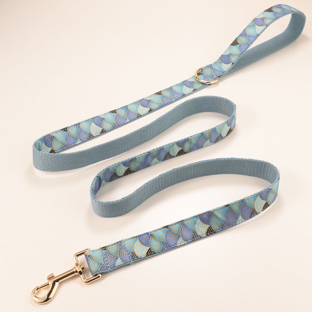 Collier de chien bleu nuancé-pattern doré