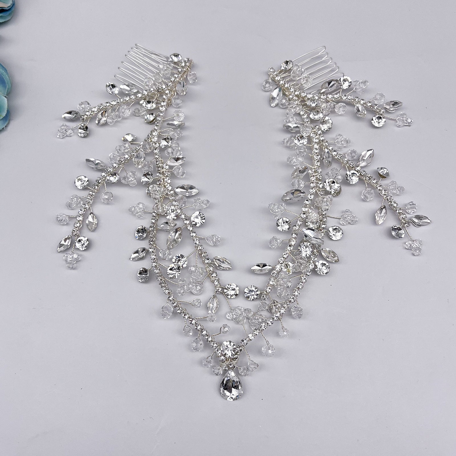 Chaîne de tête avant faite main Double cheveux Peigne pendentif Ornement de tête avant en teinte colorée