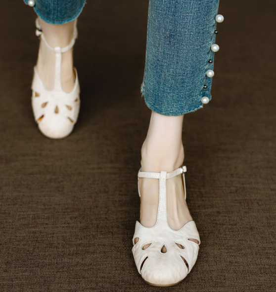 Femmes Retro T-Strap Cutout Petal orteil fermé Sandales sans dos