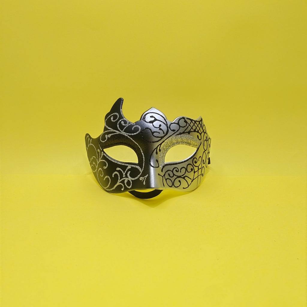 Masque de demi-face peint de Carnaval