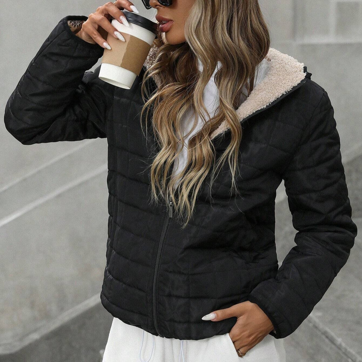 Manteau à capuche en coton rembourré de taille moyenne pour femmes