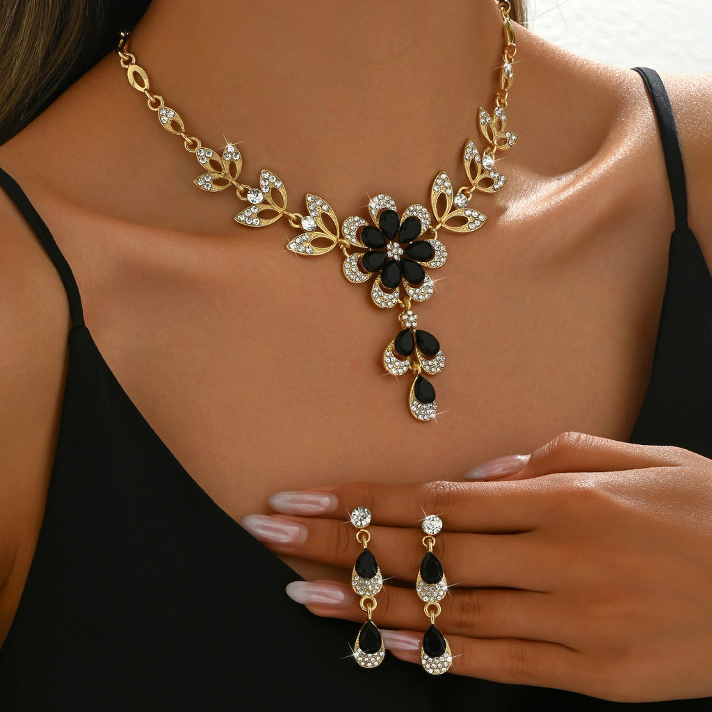Ensemble de bijoux pour femmes en strass incrusté Teardrop Floral Tassel